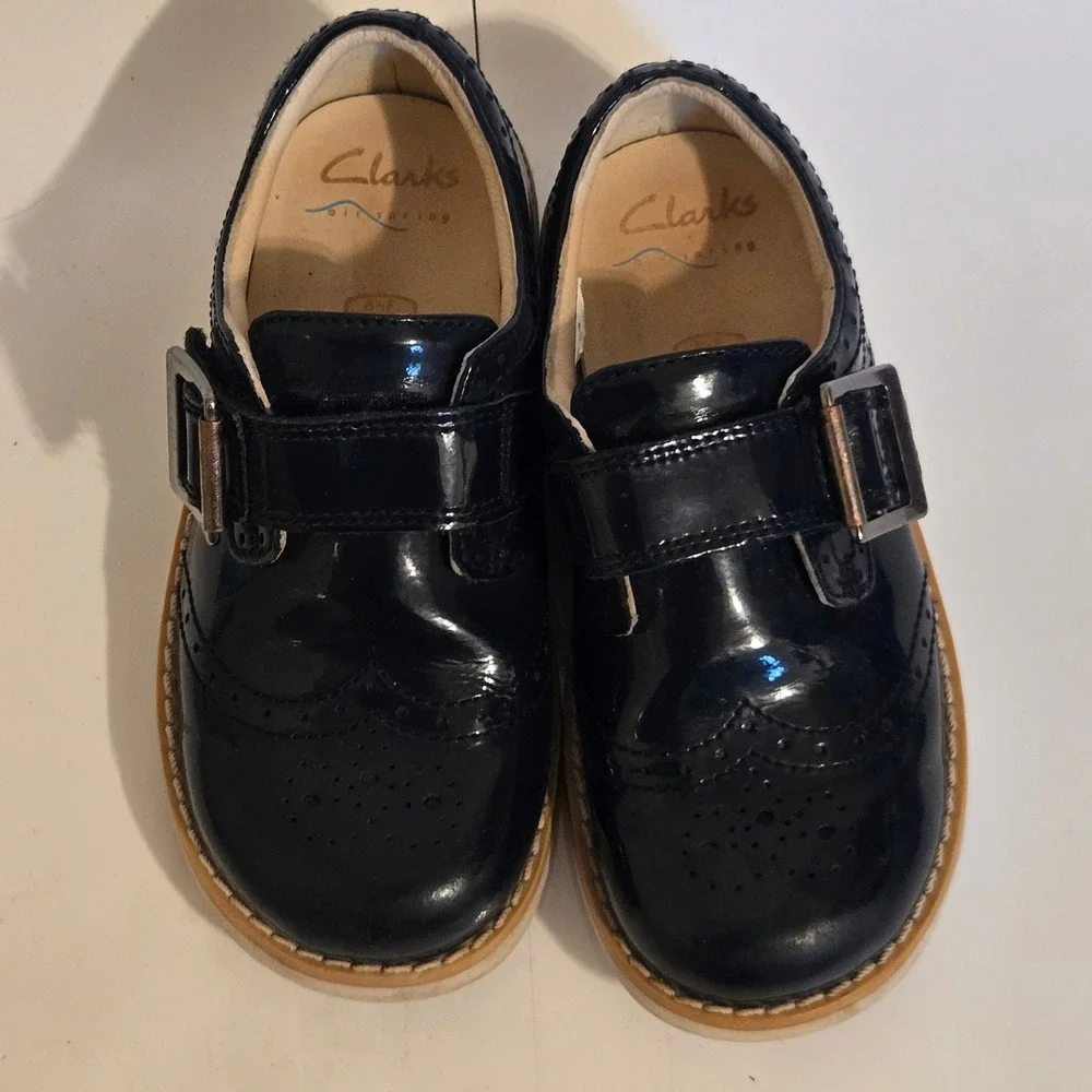 Clarks Kids Navy Patent Leather Wingtip Brogue Monk Strap Shoes Air Spring 9c